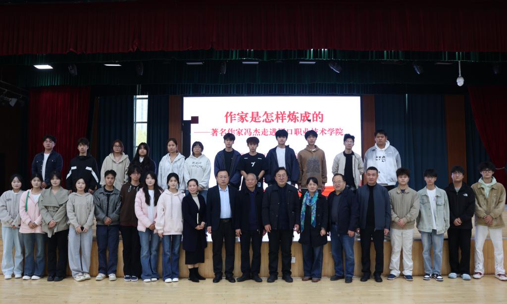 讲述如何将日常观察与思考转化为动人的