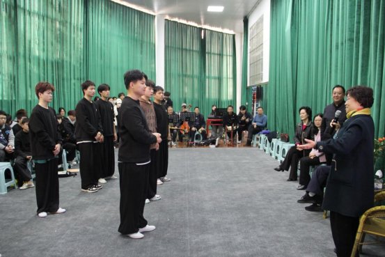 孜孜不倦