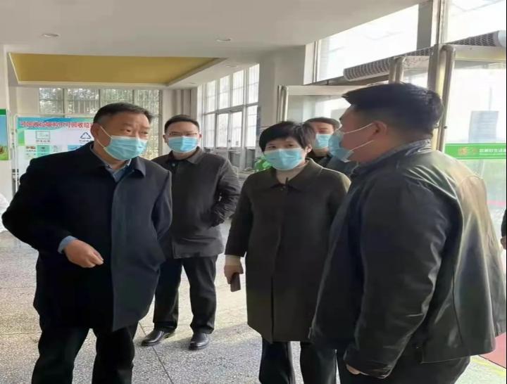 一是制度化领导