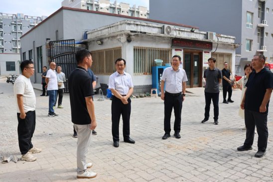 仔细察看社区功能用房建设